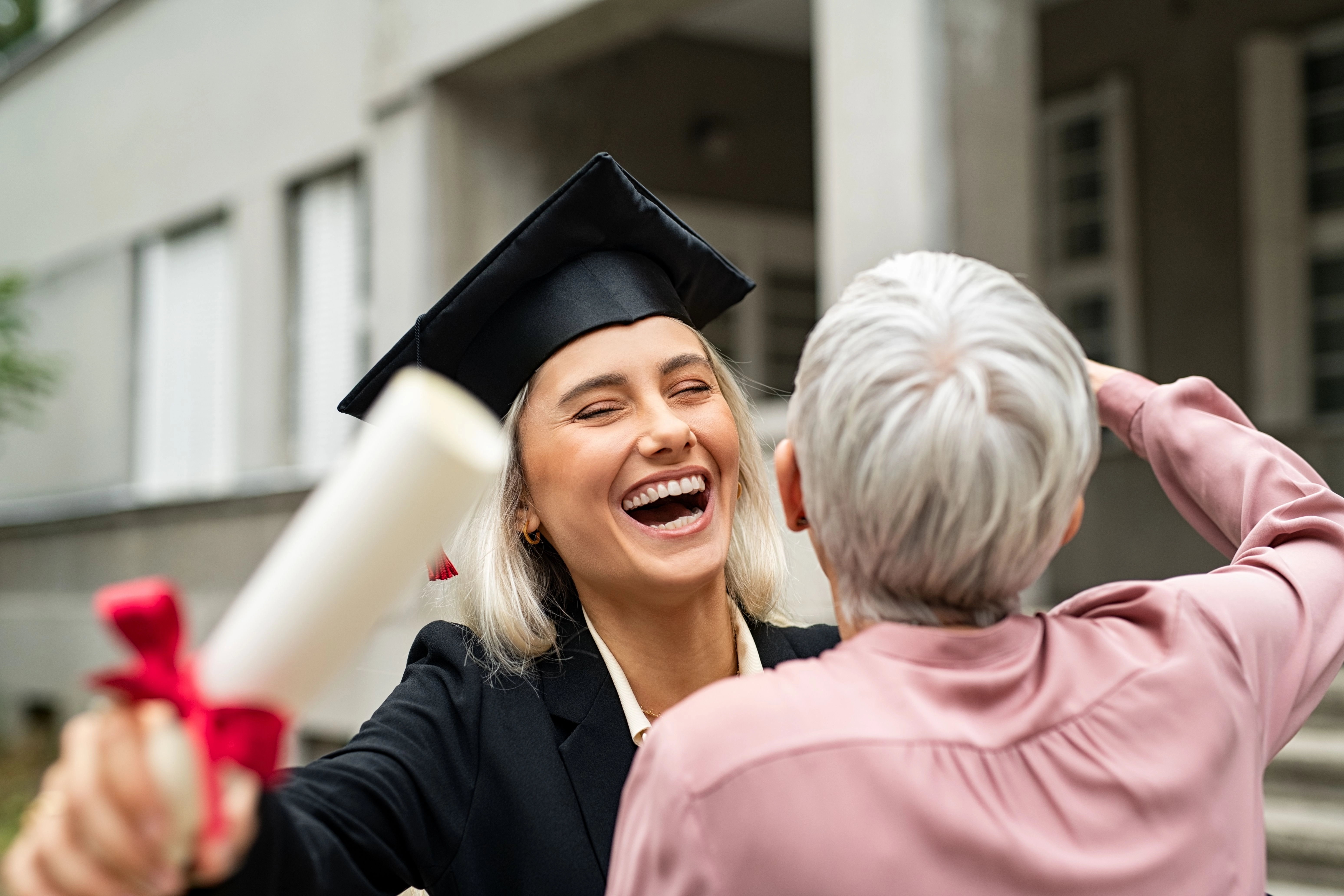 MEFA review: Private student loans and refinancing 