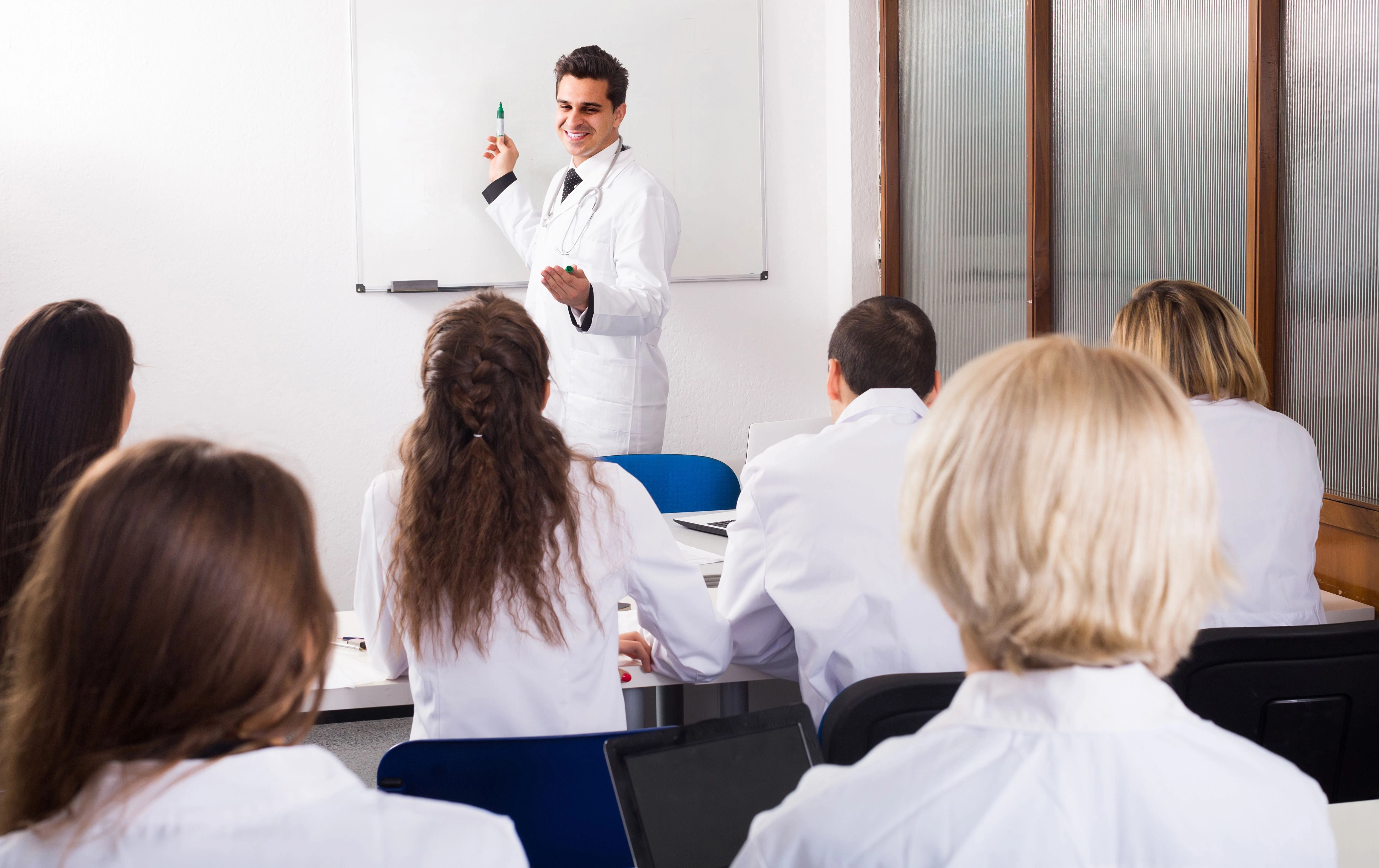 How to pay for medical school: 5 strategies